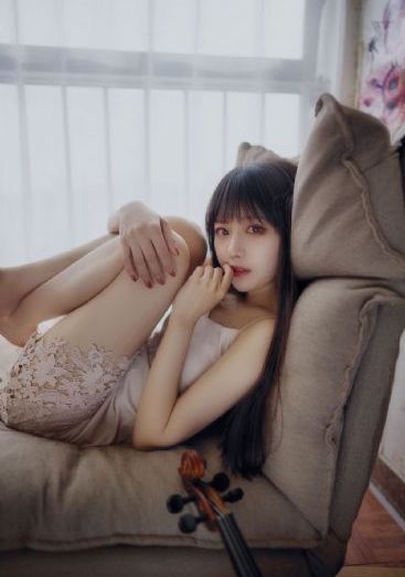 人妻秘书汗与接吻_720免费高清观看