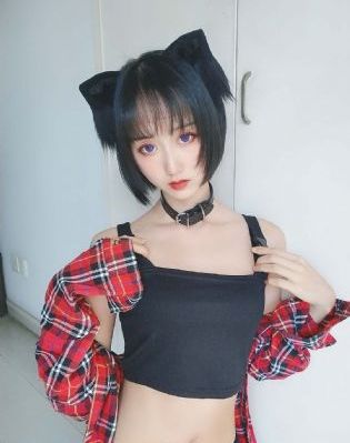草莓芭乐丝瓜绿巨人榴莲18污_超清电影在线观看